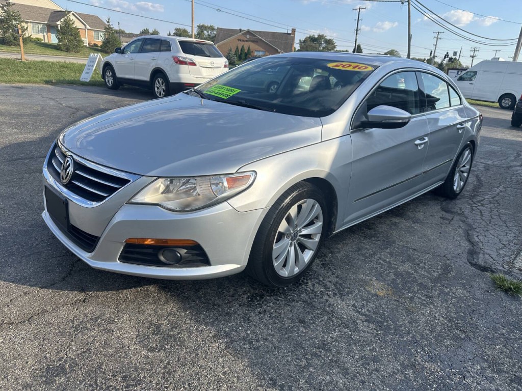 2010 Volkswagen CC Image 3