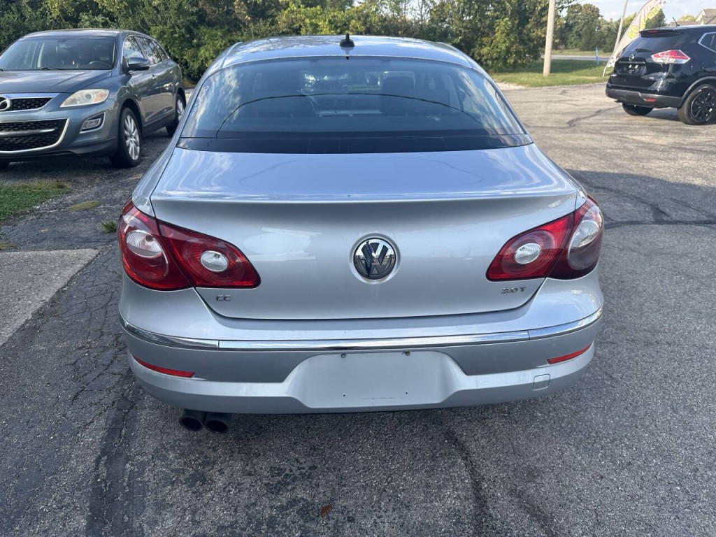 2010 Volkswagen CC Image 4