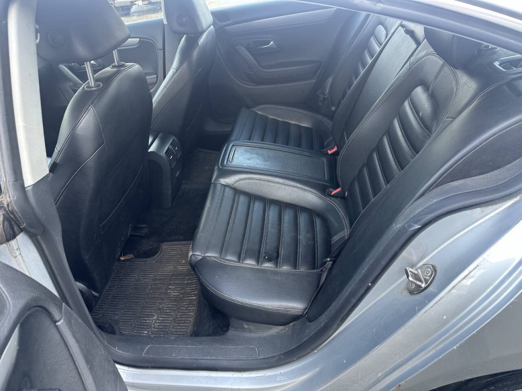 2010 Volkswagen CC Image 10