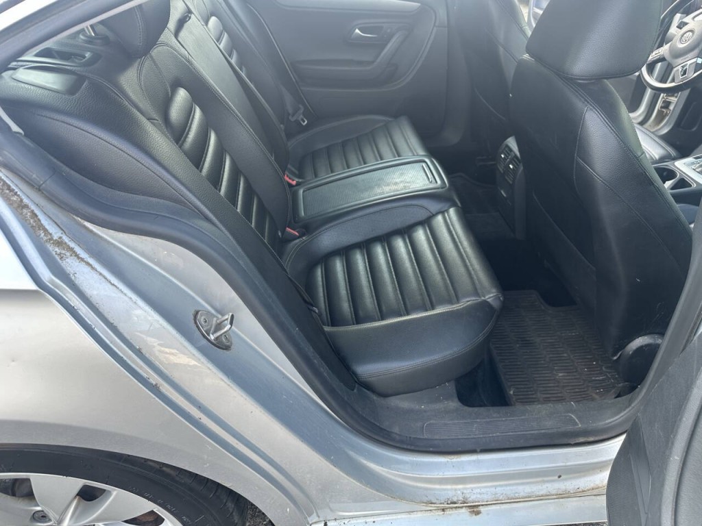 2010 Volkswagen CC Image 16