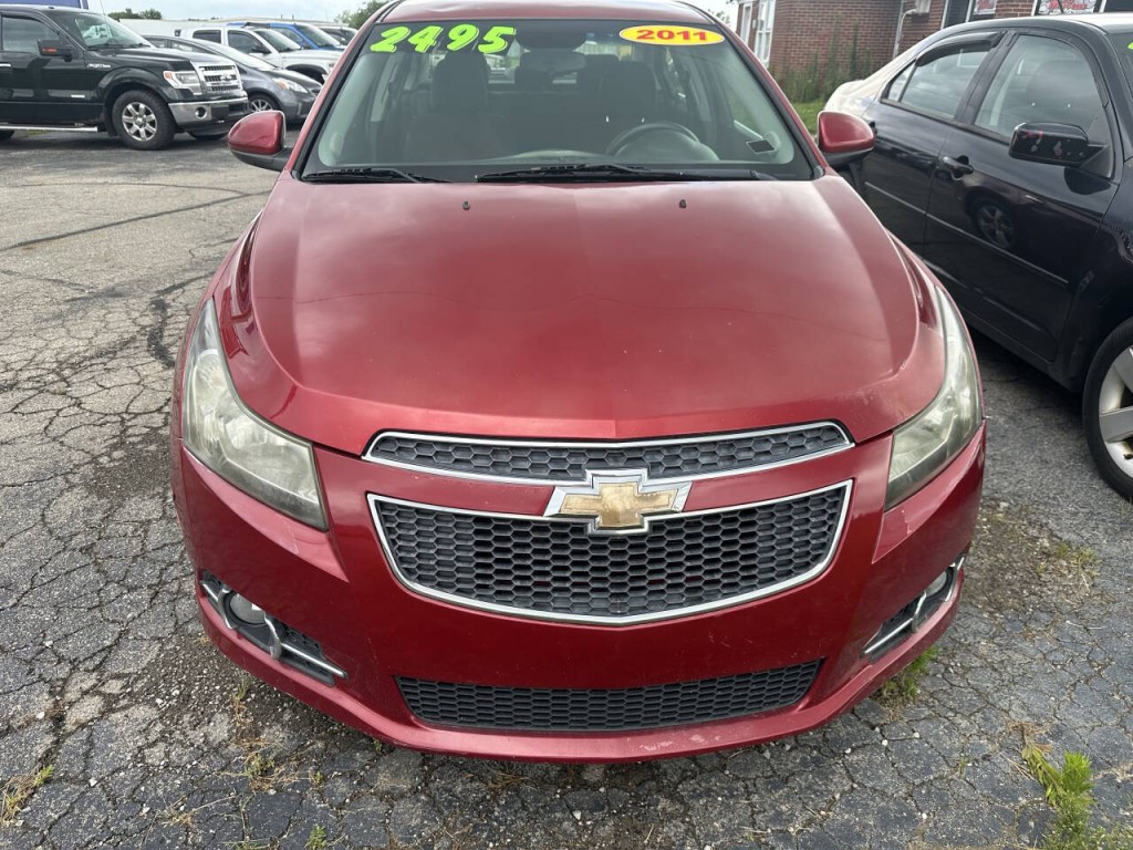 2011 Chevrolet Cruze Image 2