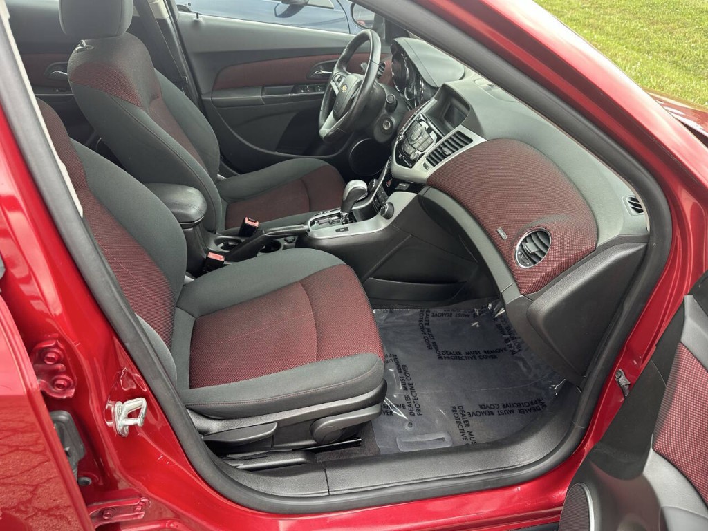 2011 Chevrolet Cruze Image 13