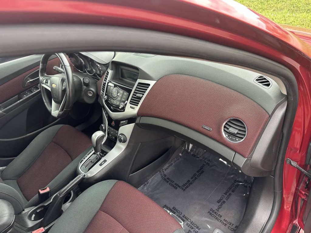 2011 Chevrolet Cruze Image 14