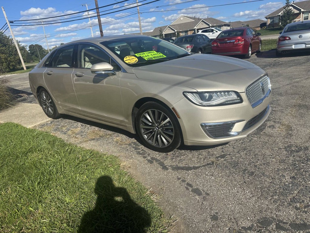 2017 Lincoln MKZ Image 1