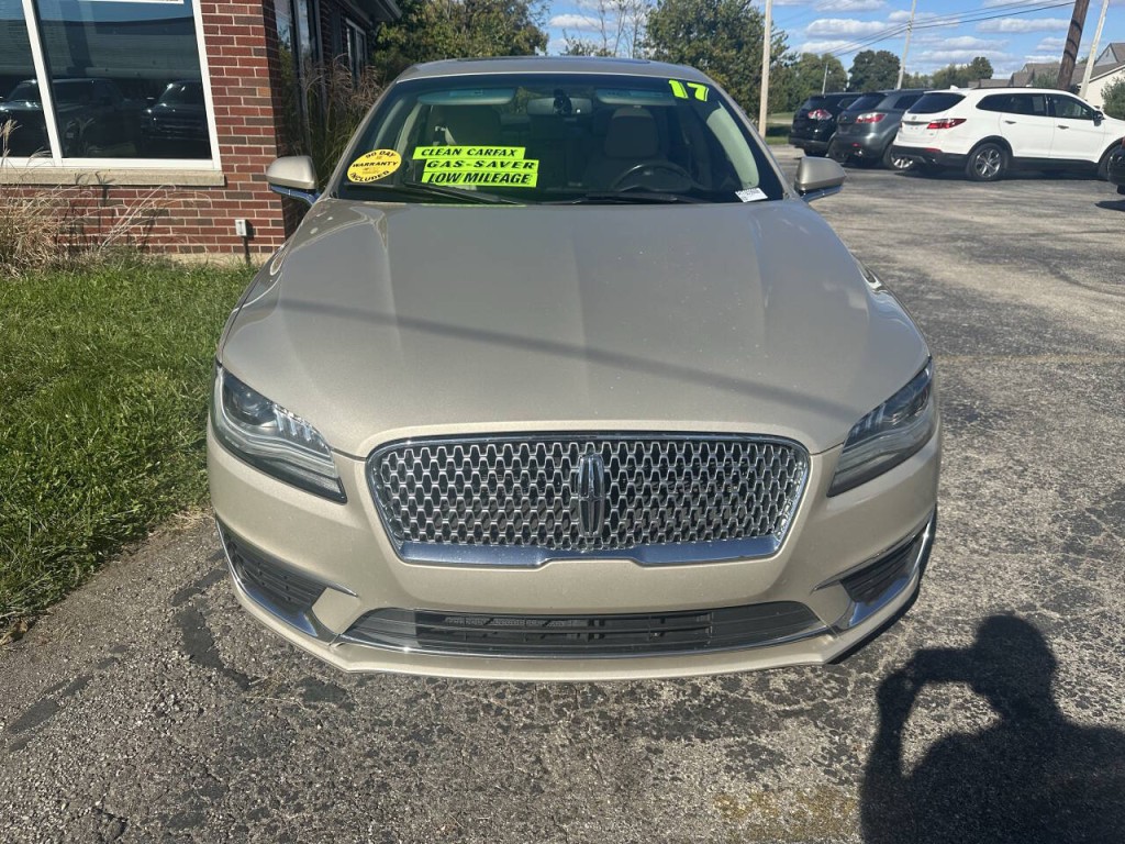 2017 Lincoln MKZ Image 2