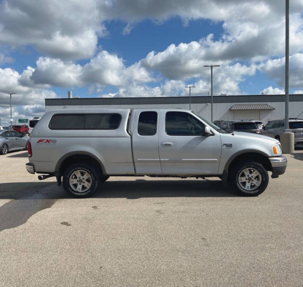 2003 Ford F-150 Image 1