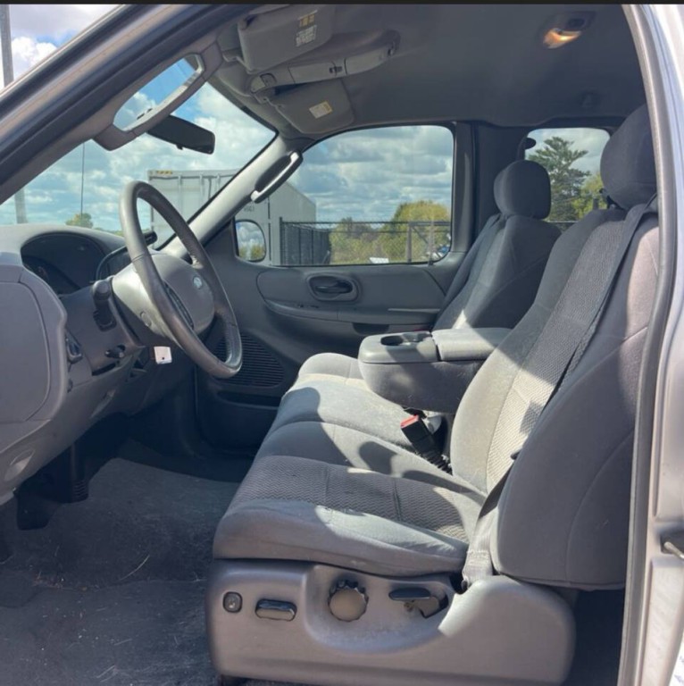 2003 Ford F-150 Image 6