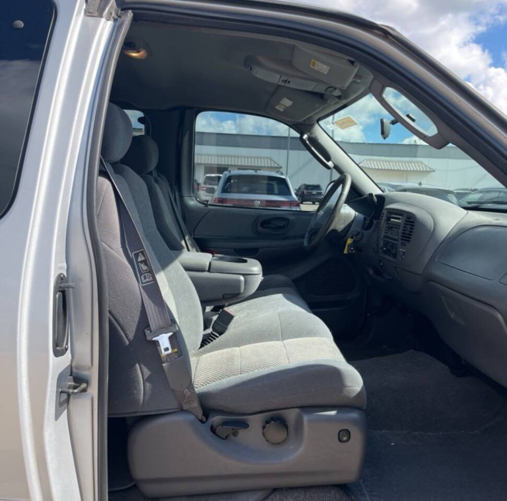 2003 Ford F-150 Image 7