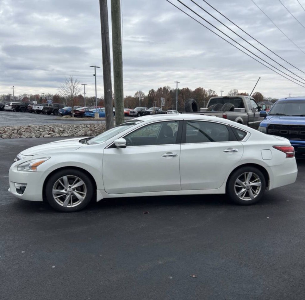 2015 Nissan Altima Image 2