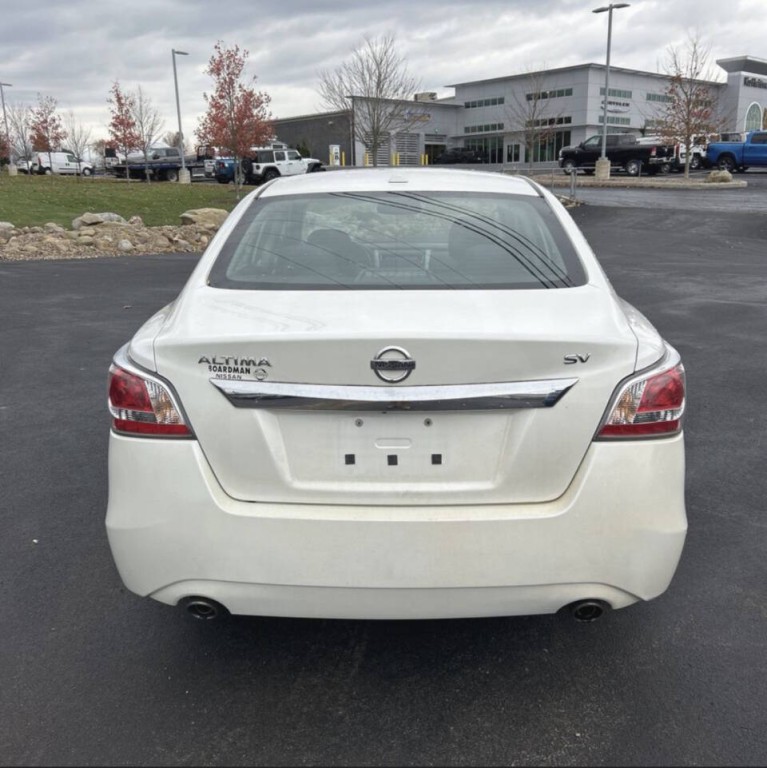 2015 Nissan Altima Image 4