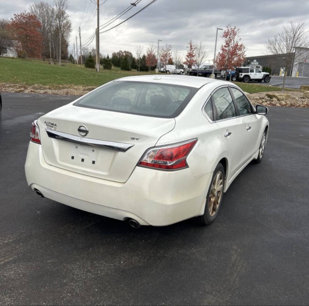 2015 Nissan Altima Image 5