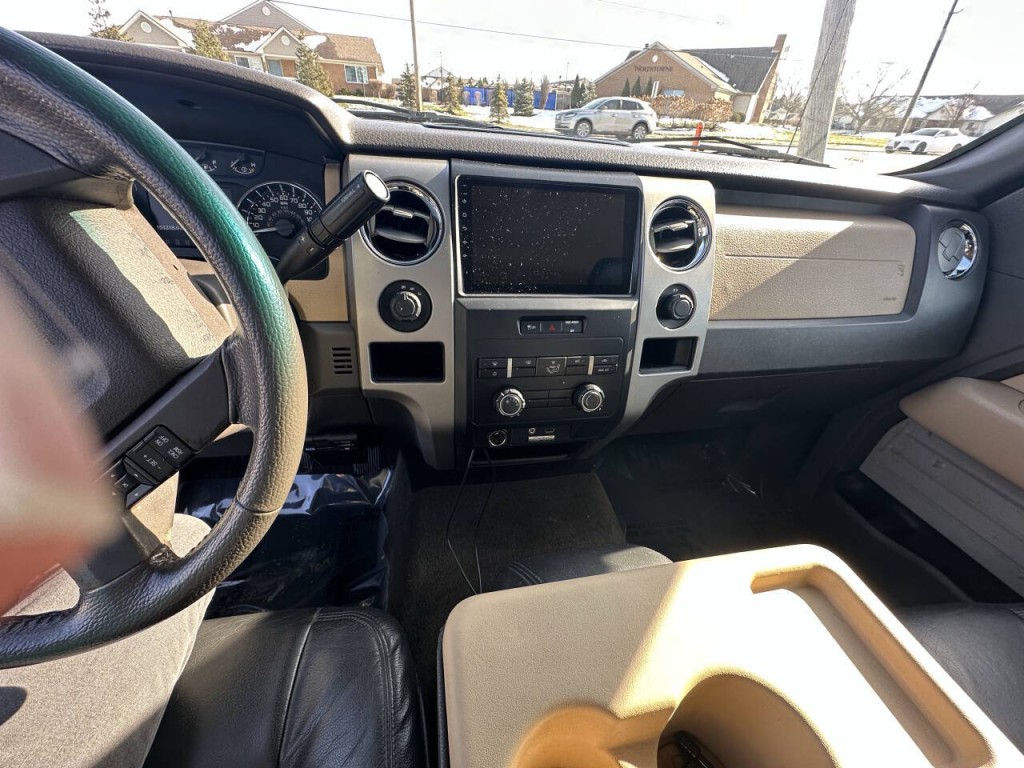 2011 Ford F-150 Image 28