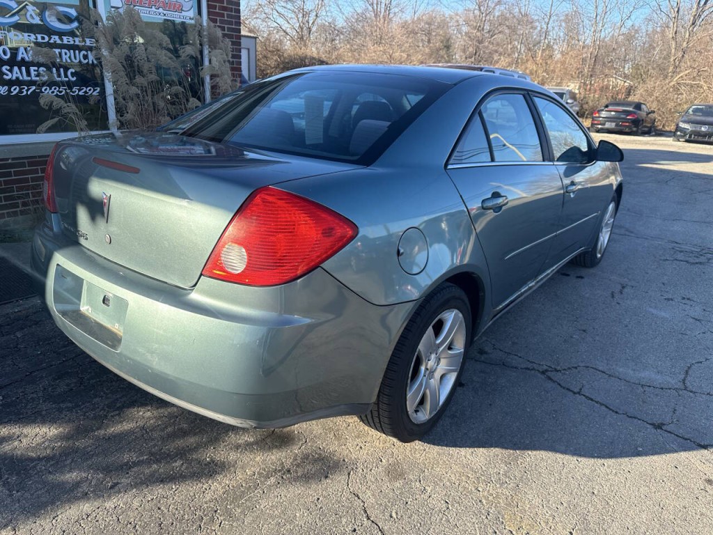 2009 Pontiac G6 Image 6