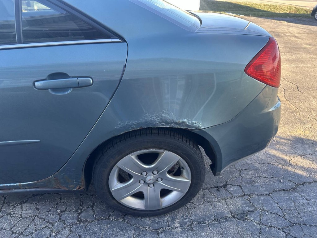 2009 Pontiac G6 Image 9