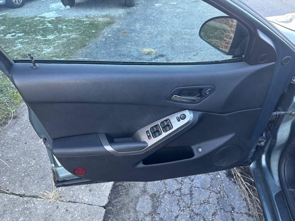 2009 Pontiac G6 Image 12