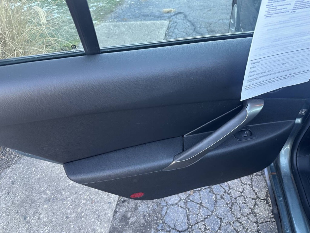 2009 Pontiac G6 Image 14