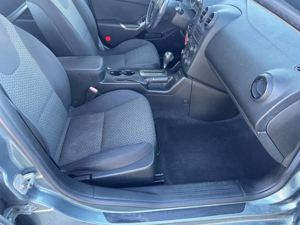 2009 Pontiac G6 Image 15