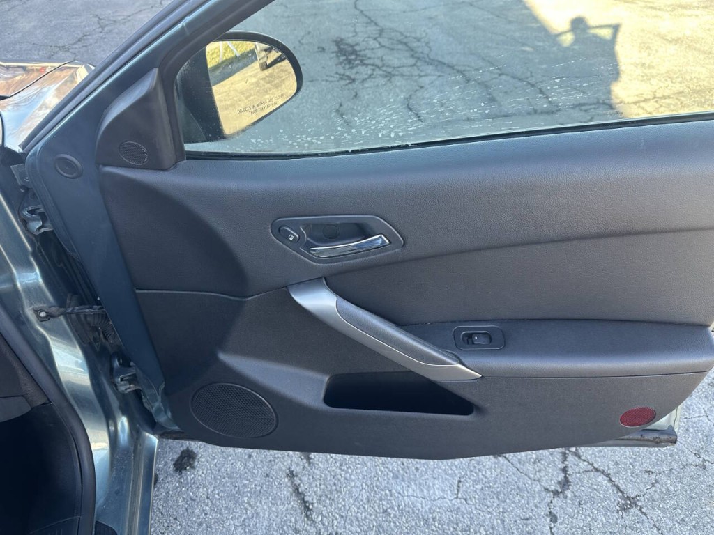 2009 Pontiac G6 Image 17