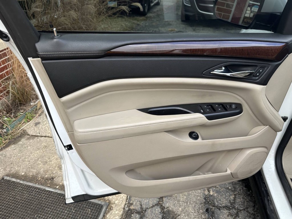 2013 Cadillac SRX Image 11