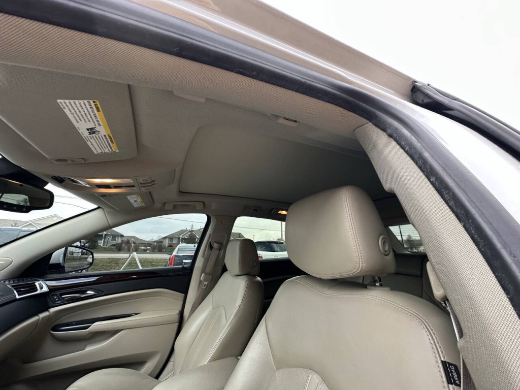 2013 Cadillac SRX Image 16