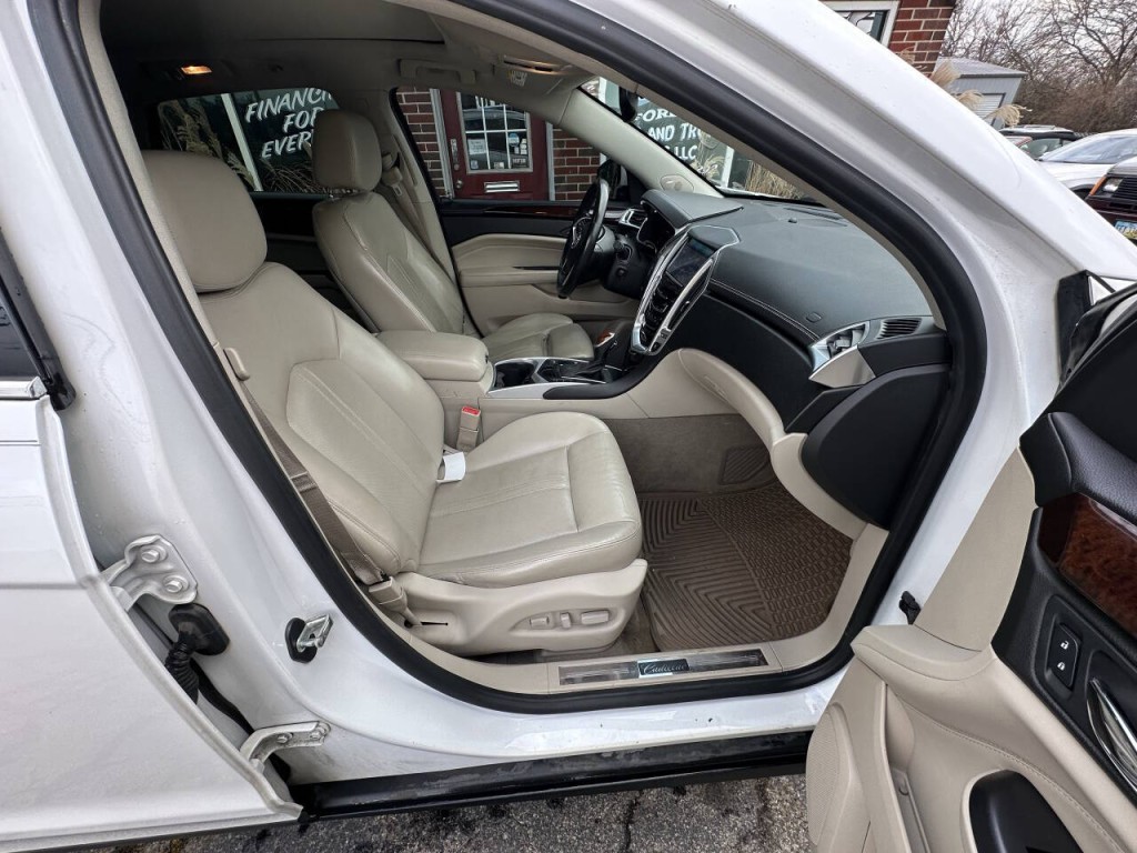 2013 Cadillac SRX Image 17