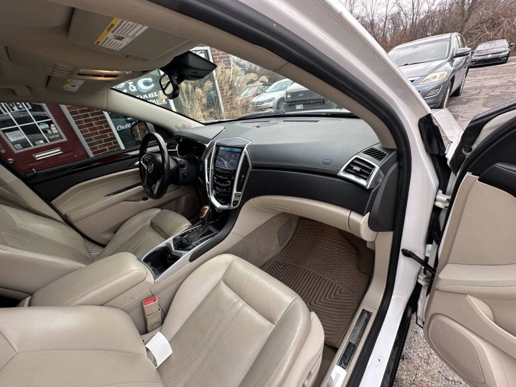 2013 Cadillac SRX Image 18