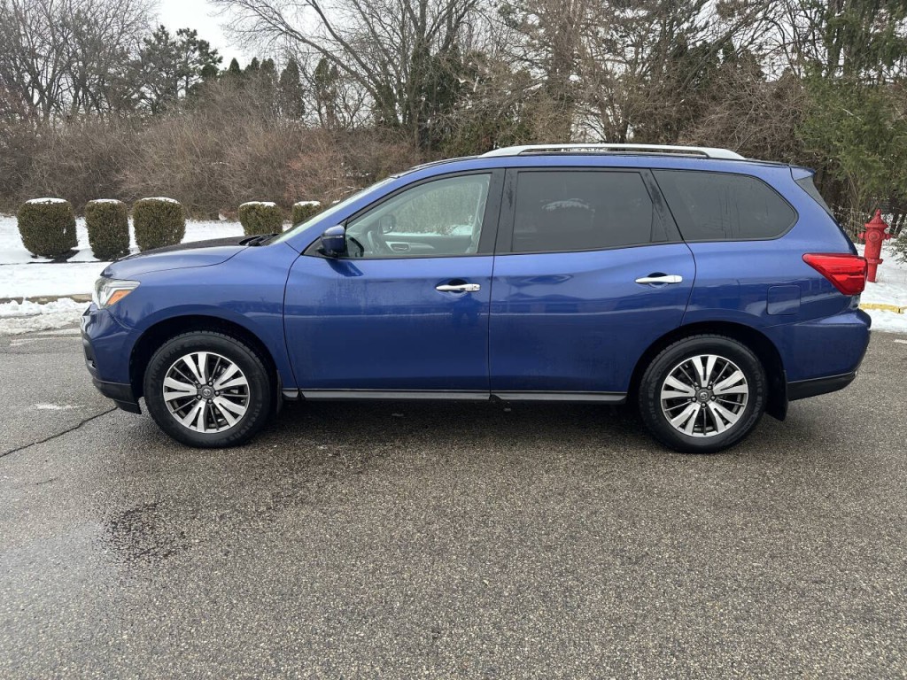 2017 Nissan Pathfinder Image 4
