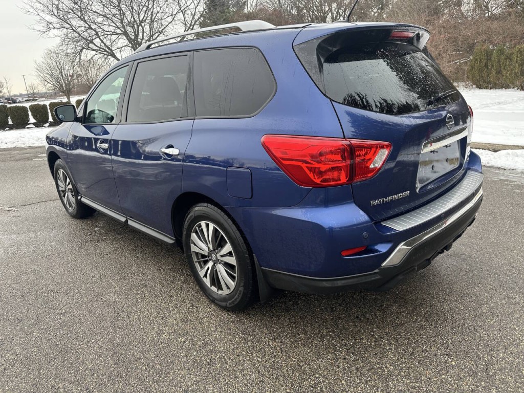 2017 Nissan Pathfinder Image 5
