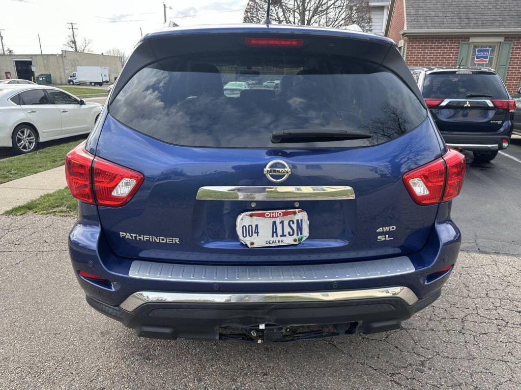 2017 Nissan Pathfinder Image 10