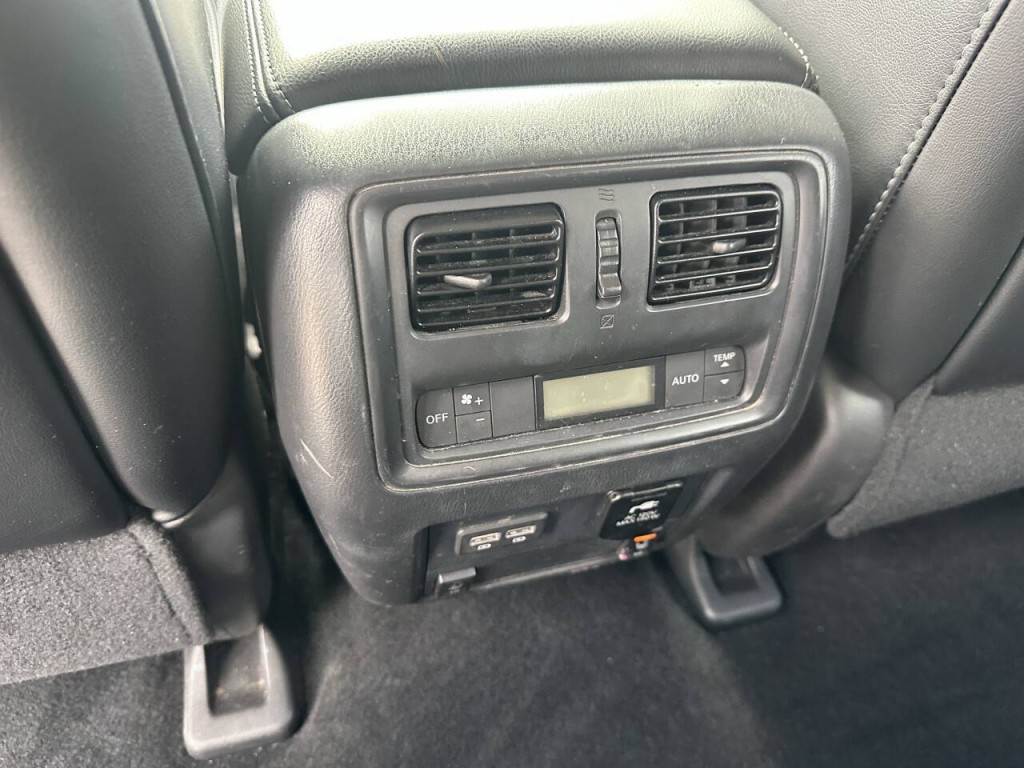 2017 Nissan Pathfinder Image 19