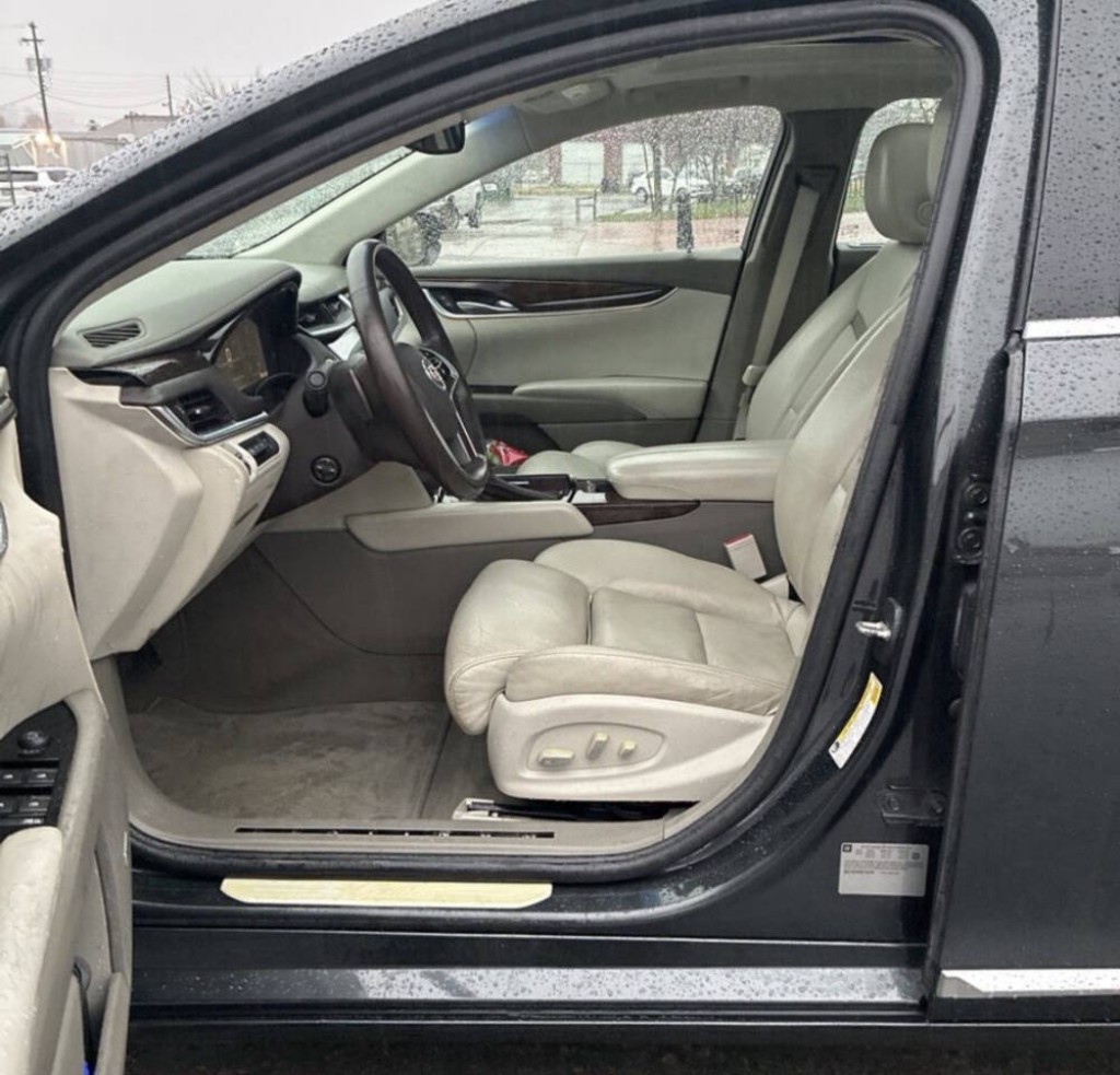 2013 Cadillac XTS Image 10