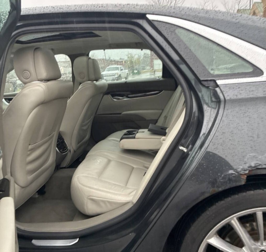 2013 Cadillac XTS Image 12