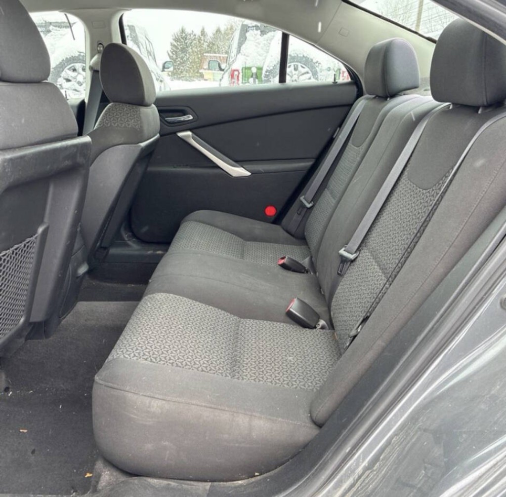 2009 Pontiac G6 Image 11