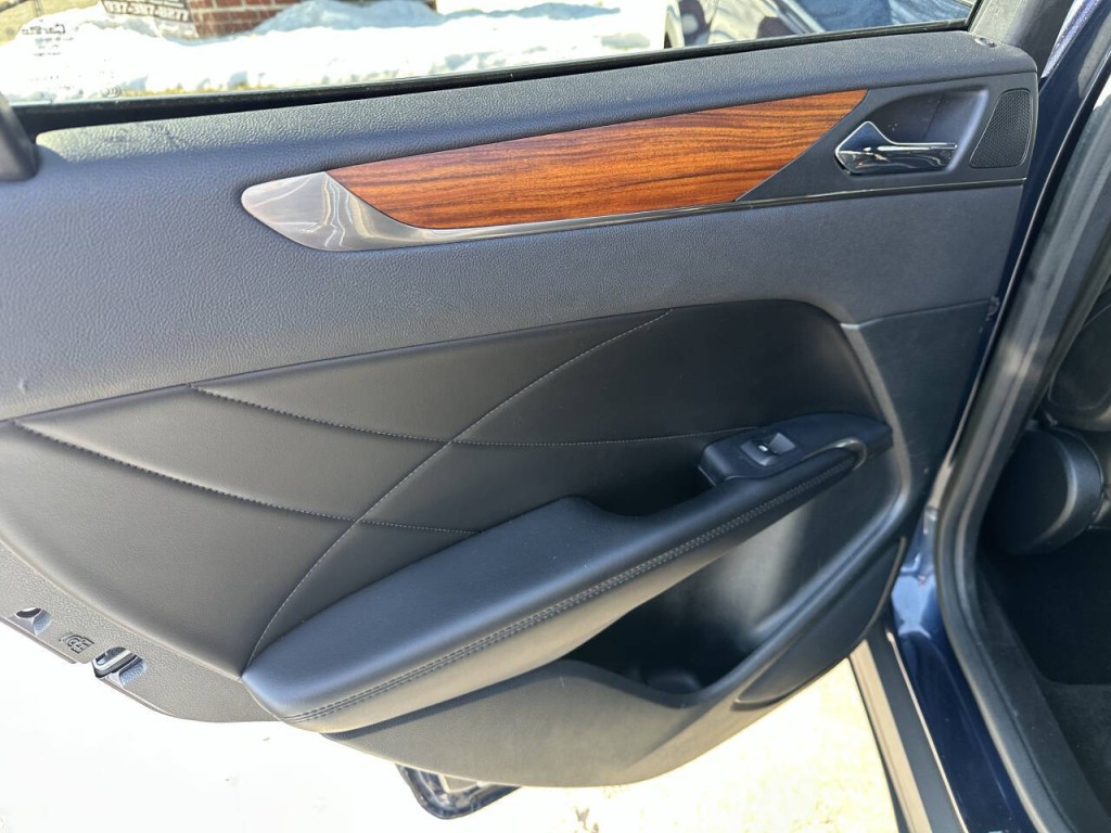 2014 Lincoln MKZ Image 16