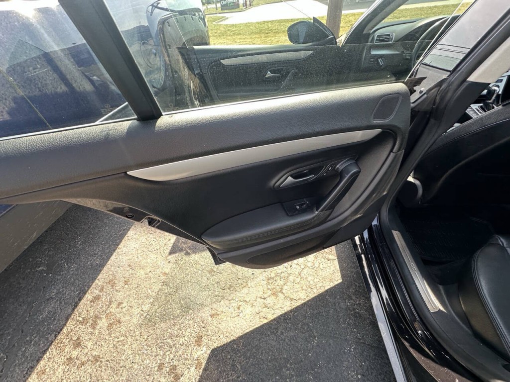 2013 Volkswagen CC Image 17