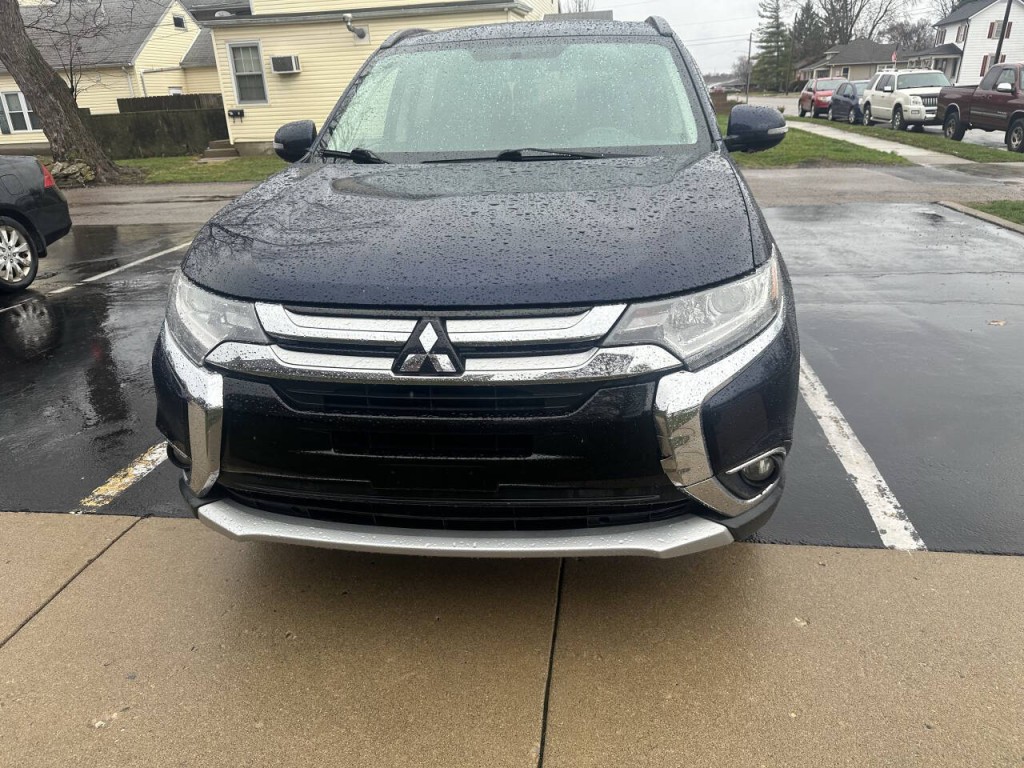 2016 Mitsubishi Outlander Image 9