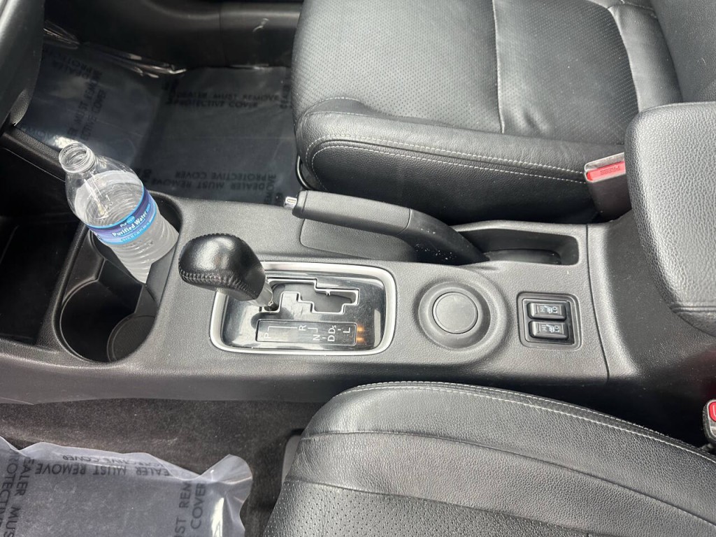 2016 Mitsubishi Outlander Image 15