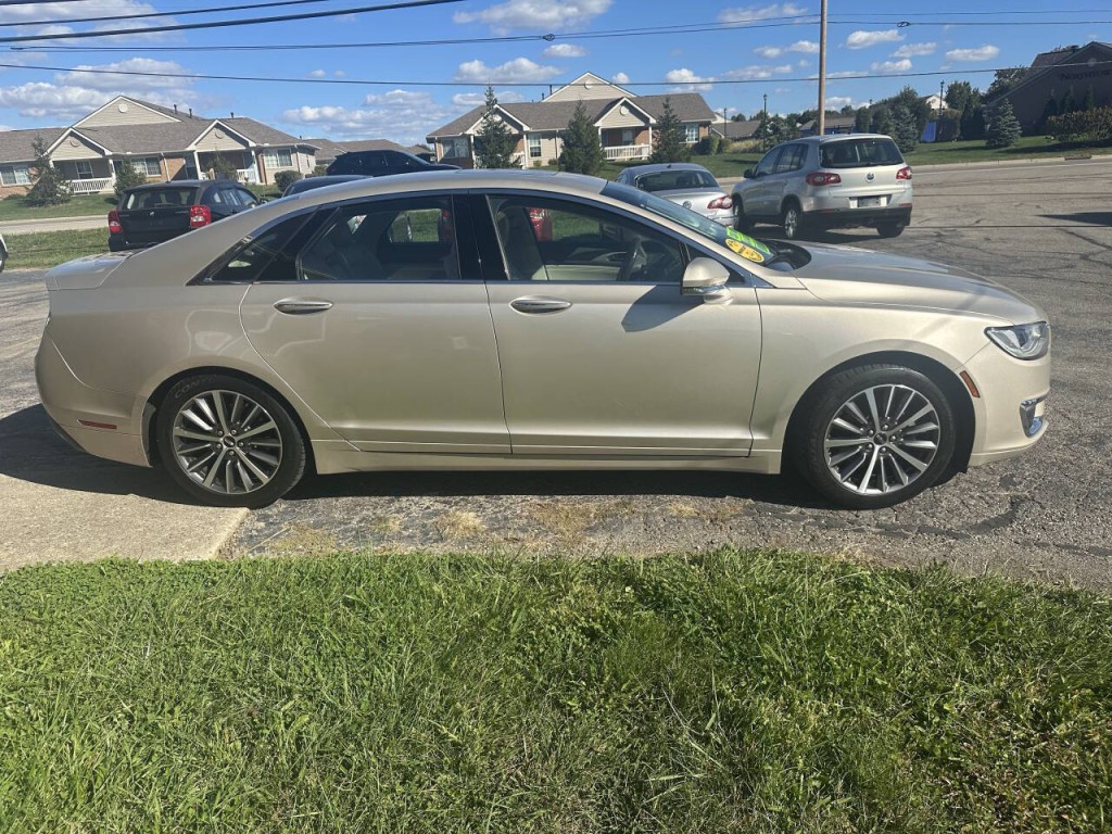 2017 Lincoln MKZ Image 8
