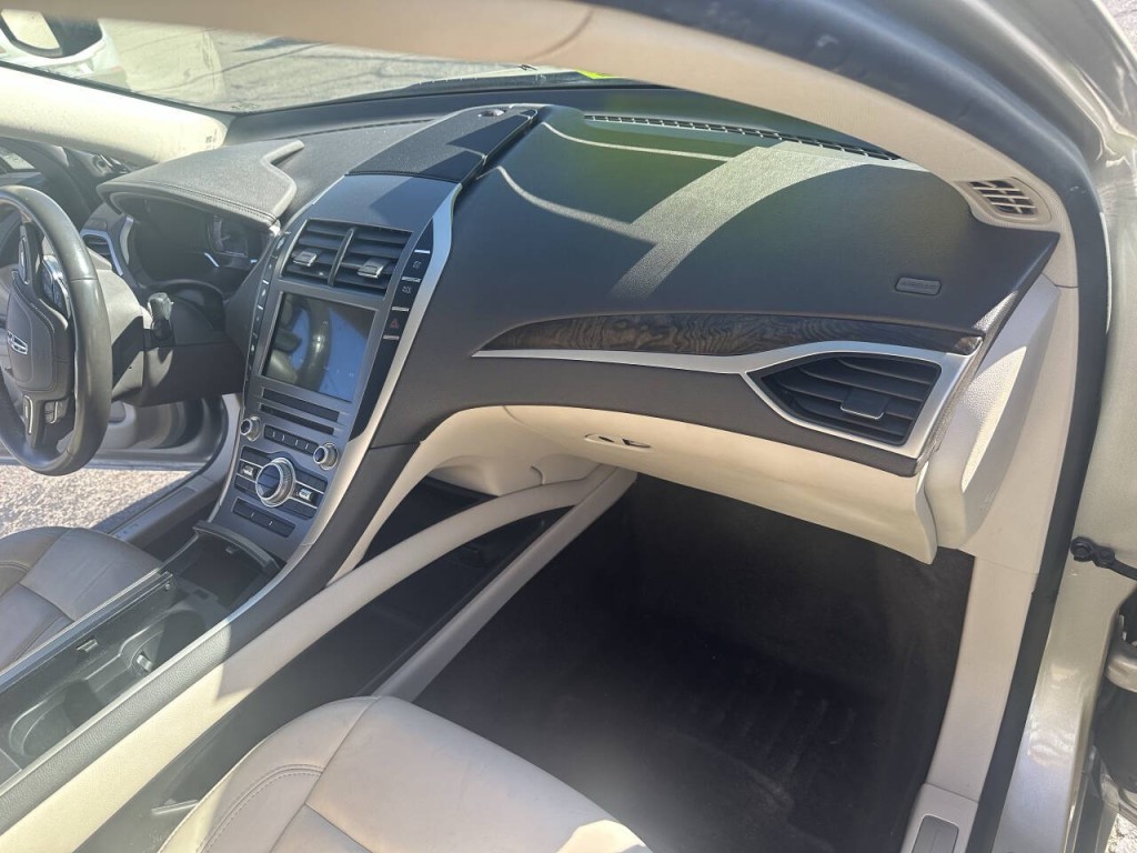 2017 Lincoln MKZ Image 15