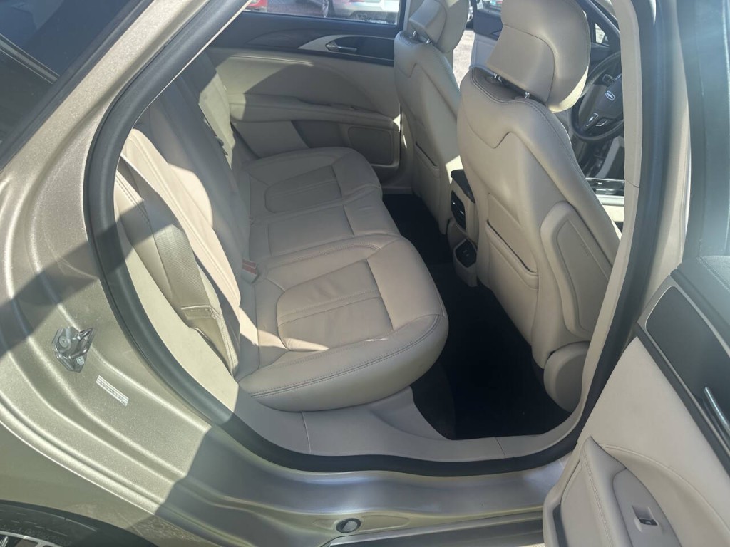 2017 Lincoln MKZ Image 18