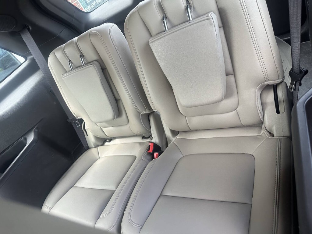 2013 Ford Explorer Image 18