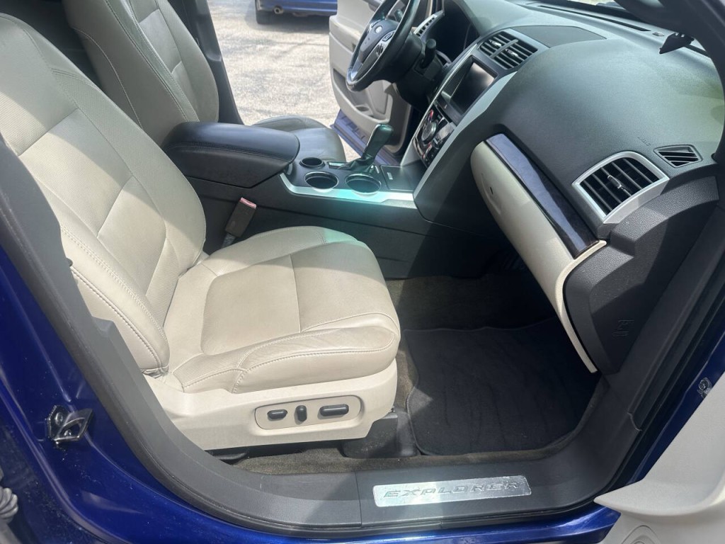 2013 Ford Explorer Image 21