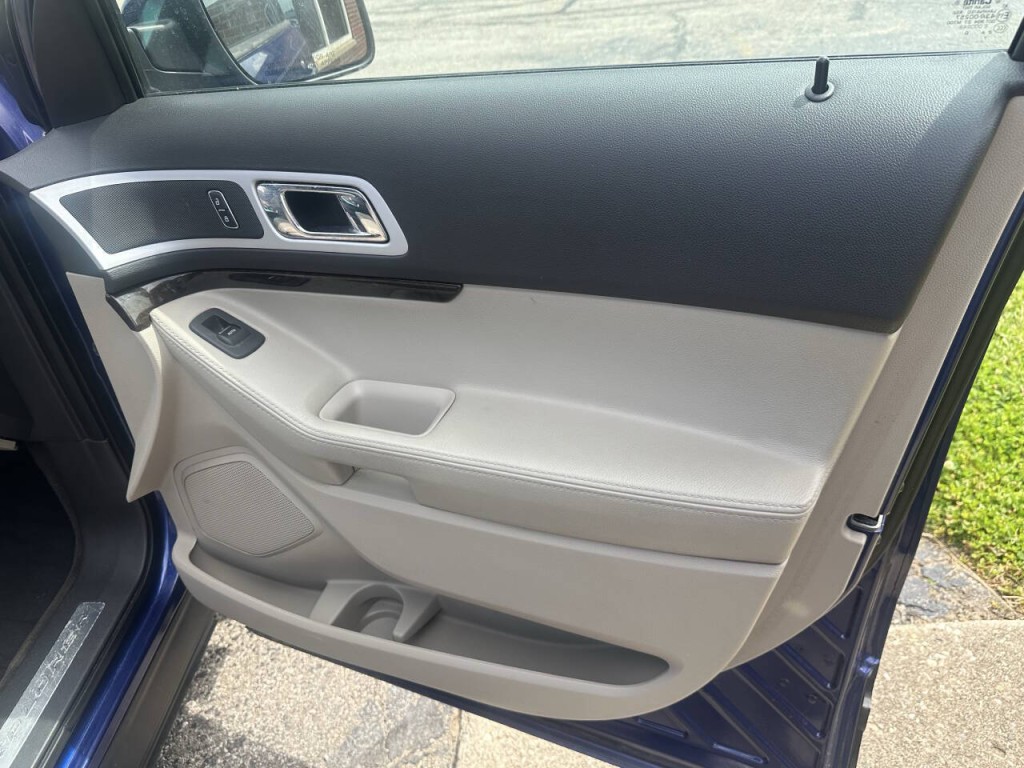 2013 Ford Explorer Image 24