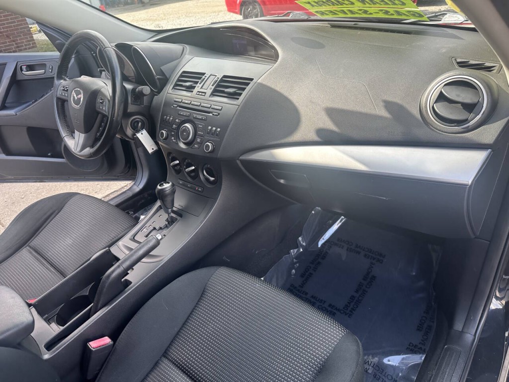 2012 Mazda Mazda3 Image 18
