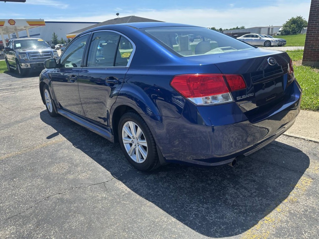 2011 Subaru Legacy Image 6