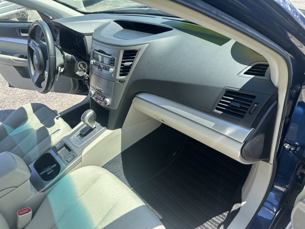 2011 Subaru Legacy Image 14