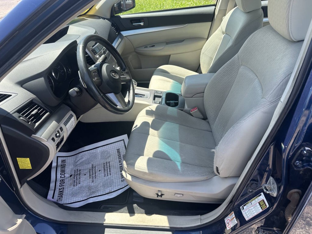 2011 Subaru Legacy Image 24