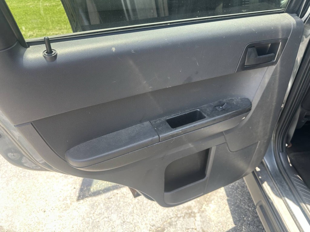 2008 Ford Escape Image 12