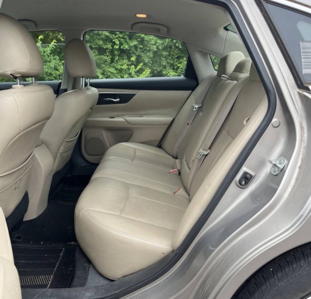 2015 Nissan Altima Image 12