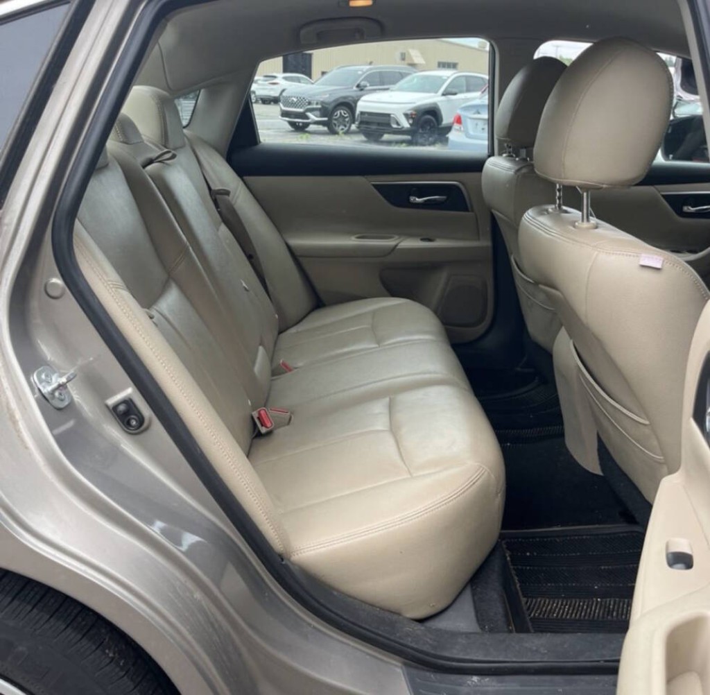 2015 Nissan Altima Image 14